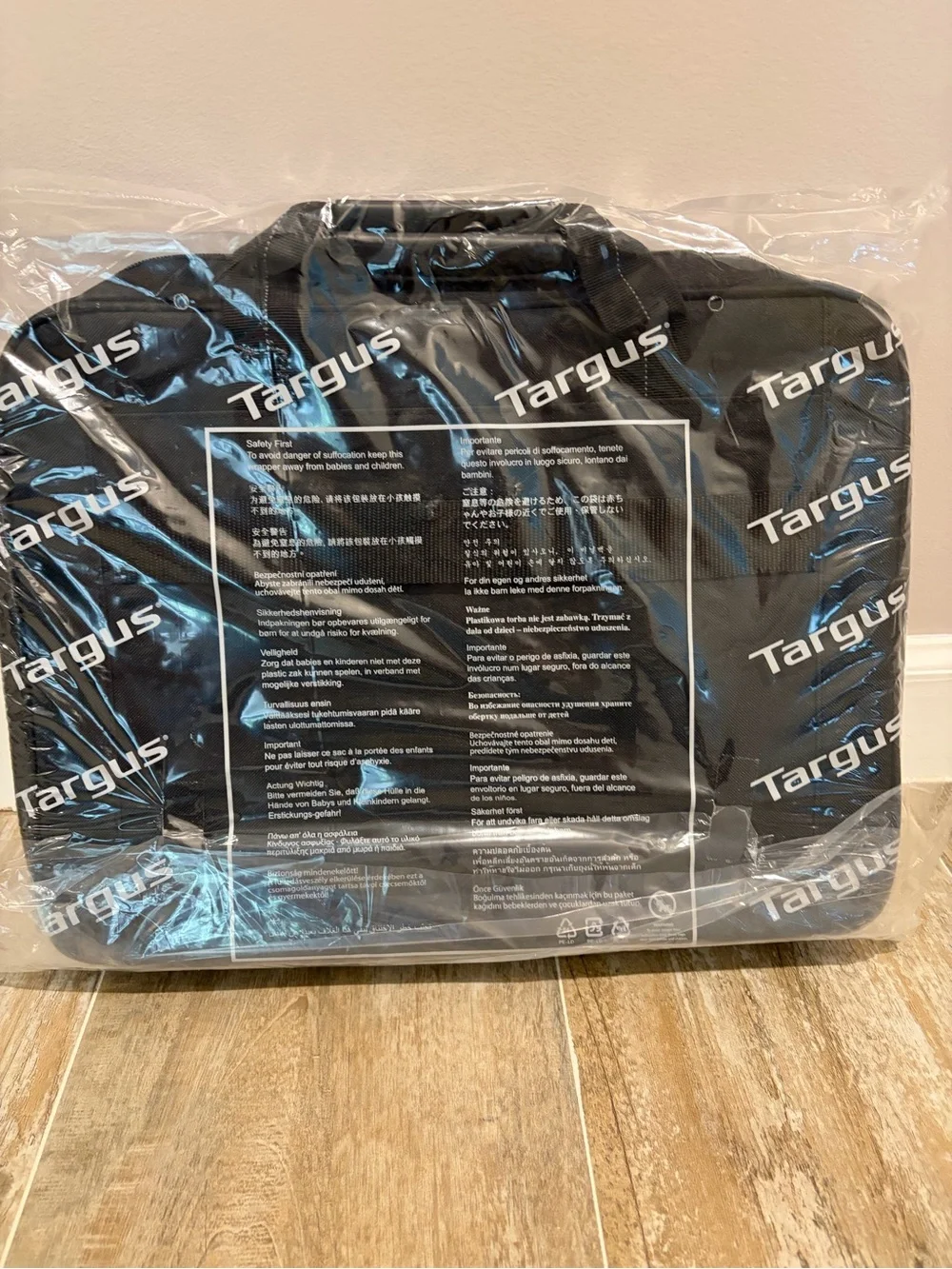 NWT Targus Classic Slim Black Laptop Bag